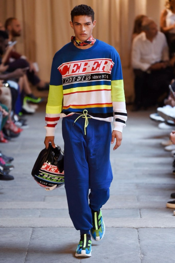 Fotoservizio/SS 2019/WOMEN/SFILATA/ICEBERG/DP2/1