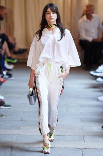 Fotoservizio/SS 2019/WOMEN/SFILATA/ICEBERG/DP2/8