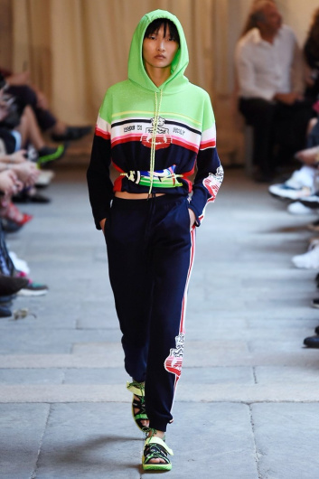 Fotoservizio/SS 2019/WOMEN/SFILATA/ICEBERG/DP2/2