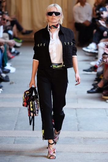 Fotoservizio/SS 2019/WOMEN/SFILATA/ICEBERG/DP2/3