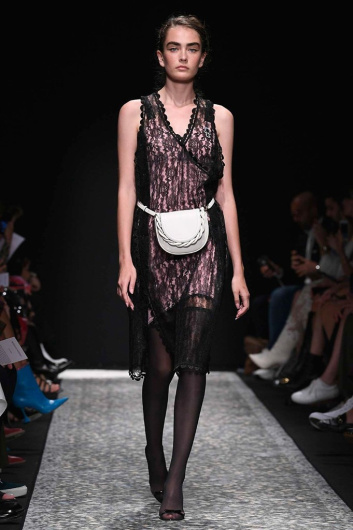 Fotoservizio/SS 2019/WOMEN/SFILATA/MARCO DE VINCENZO/DP2/1