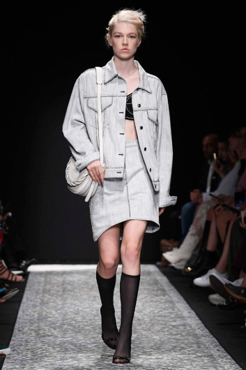 Fotoservizio/SS 2019/WOMEN/SFILATA/MARCO DE VINCENZO/DP2/6