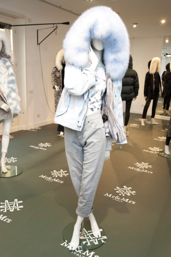 Fotoservizio/FW 19-20/WOMEN/PRESENTAZIONE/MR & MRS ITALY/DP2/16