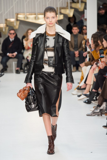 Fotoservizio/FW 19-20/WOMEN/SFILATA/TOD'S/DP2/13