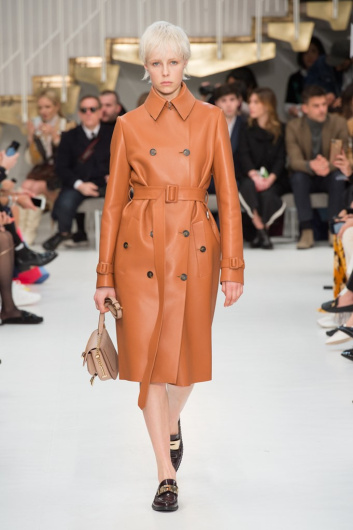 Fotoservizio/FW 19-20/WOMEN/SFILATA/TOD'S/DP2/21