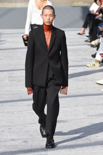 Fotoservizio/FW 19-20/WOMEN/SFILATA/BOTTEGA VENETA/DP2/3