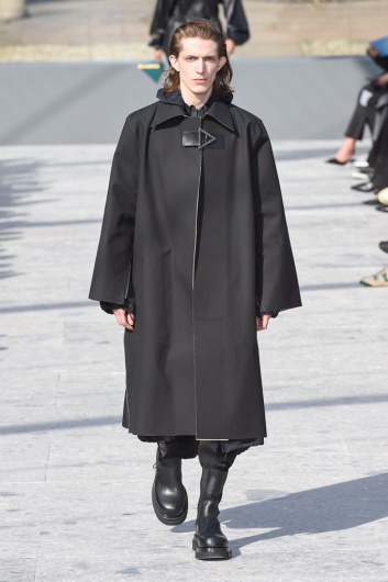 Fotoservizio/FW 19-20/WOMEN/SFILATA/BOTTEGA VENETA/DP2/3