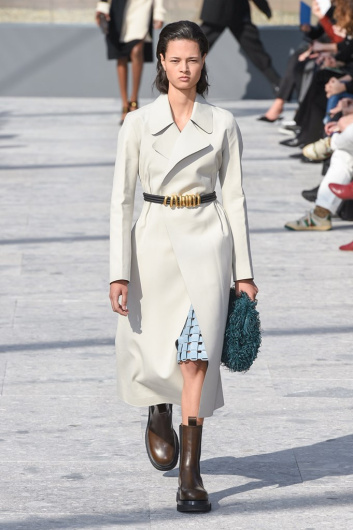 Fotoservizio/FW 19-20/WOMEN/SFILATA/BOTTEGA VENETA/DP2/3
