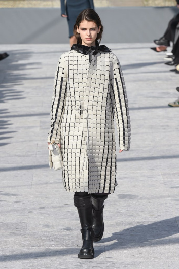 Fotoservizio/FW 19-20/WOMEN/SFILATA/BOTTEGA VENETA/DP2/11