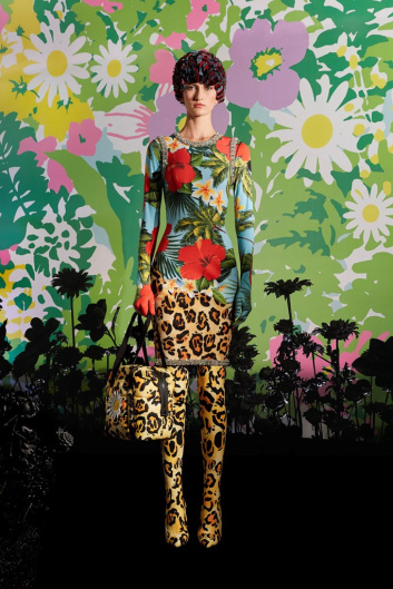 Fotoservizio/FW 19-20/WOMEN/SFILATA/MONCLER/DP2/18
