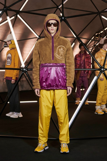 Fotoservizio/FW 19-20/WOMEN/SFILATA/MONCLER/DP2/39