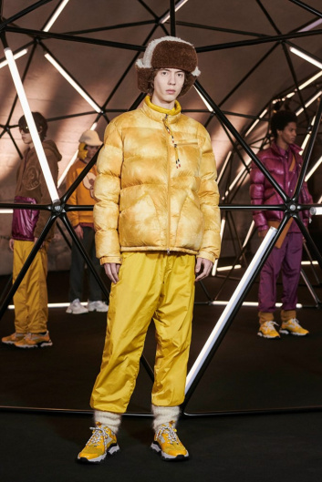 Fotoservizio/FW 19-20/WOMEN/SFILATA/MONCLER/DP2/41
