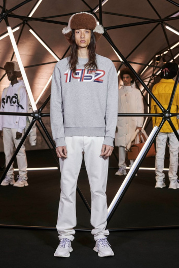 Fotoservizio/FW 19-20/WOMEN/SFILATA/MONCLER/DP2/33