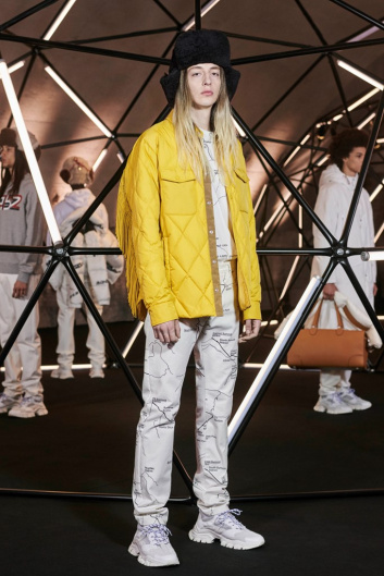 Fotoservizio/FW 19-20/WOMEN/SFILATA/MONCLER/DP2/34
