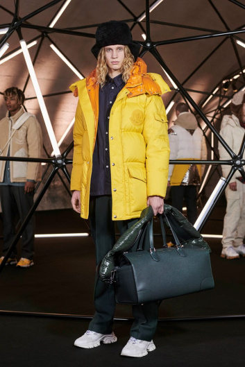 Fotoservizio/FW 19-20/WOMEN/SFILATA/MONCLER/DP2/48