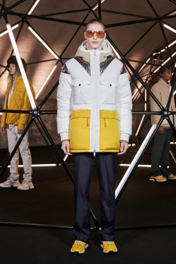 Fotoservizio/FW 19-20/WOMEN/SFILATA/MONCLER/DP2/49