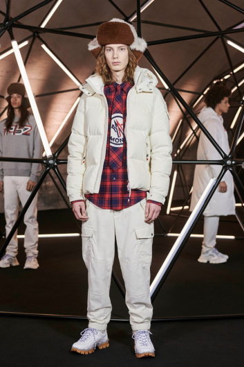 Fotoservizio/FW 19-20/WOMEN/SFILATA/MONCLER/DP2/51