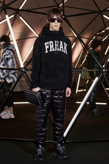 Fotoservizio/FW 19-20/WOMEN/SFILATA/MONCLER/DP2/52