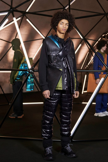 Fotoservizio/FW 19-20/WOMEN/SFILATA/MONCLER/DP2/44