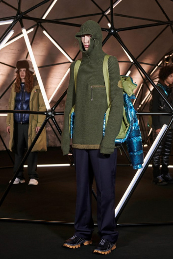 Fotoservizio/FW 19-20/WOMEN/SFILATA/MONCLER/DP2/45
