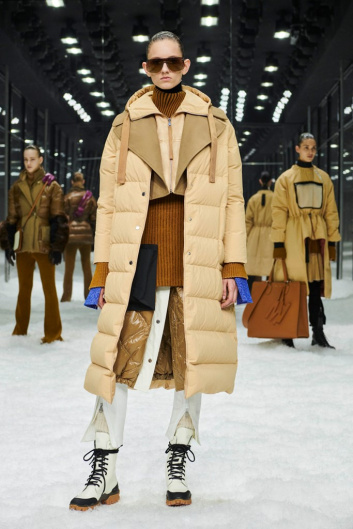 Fotoservizio/FW 19-20/WOMEN/SFILATA/MONCLER/DP2/62