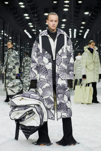 Fotoservizio/FW 19-20/WOMEN/SFILATA/MONCLER/DP2/55