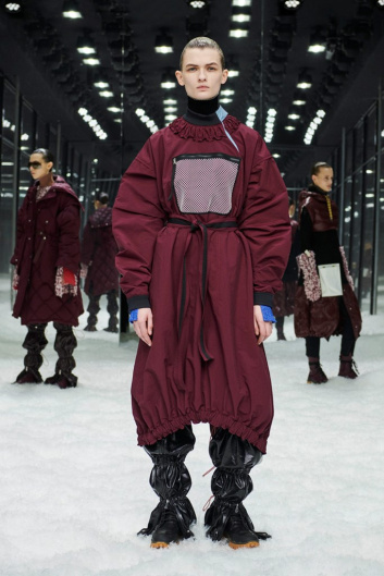 Fotoservizio/FW 19-20/WOMEN/SFILATA/MONCLER/DP2/70