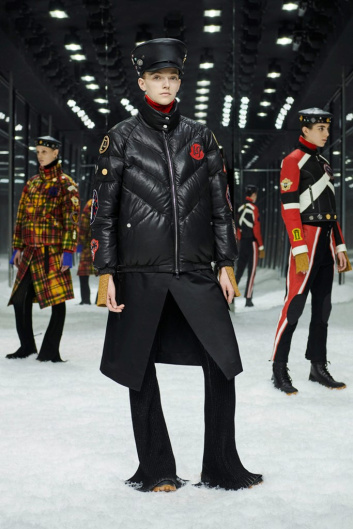 Fotoservizio/FW 19-20/WOMEN/SFILATA/MONCLER/DP2/64