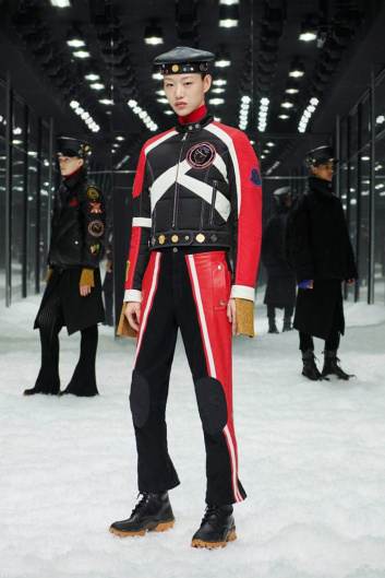 Fotoservizio/FW 19-20/WOMEN/SFILATA/MONCLER/DP2/65