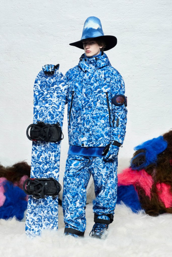 Fotoservizio/FW 19-20/WOMEN/SFILATA/MONCLER/DP2/77