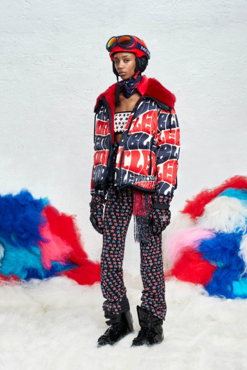 Fotoservizio/FW 19-20/WOMEN/SFILATA/MONCLER/DP2/90