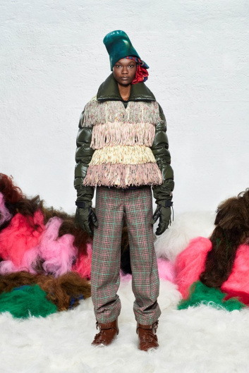 Fotoservizio/FW 19-20/WOMEN/SFILATA/MONCLER/DP2/100