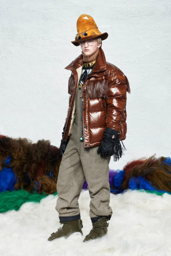 Fotoservizio/FW 19-20/WOMEN/SFILATA/MONCLER/DP2/101