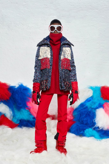 Fotoservizio/FW 19-20/WOMEN/SFILATA/MONCLER/DP2/93