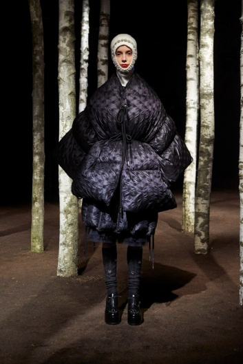 Fotoservizio/FW 19-20/WOMEN/SFILATA/MONCLER/DP2/118