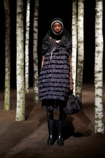 Fotoservizio/FW 19-20/WOMEN/SFILATA/MONCLER/DP2/127