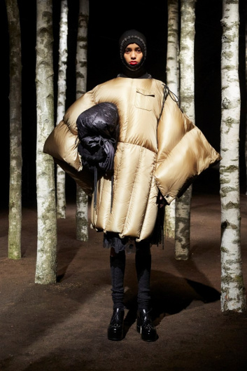 Fotoservizio/FW 19-20/WOMEN/SFILATA/MONCLER/DP2/128