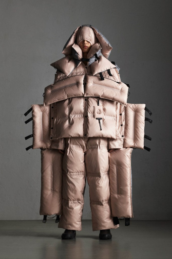 Fotoservizio/FW 19-20/WOMEN/SFILATA/MONCLER/DP2/140