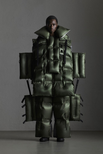 Fotoservizio/FW 19-20/WOMEN/SFILATA/MONCLER/DP2/142