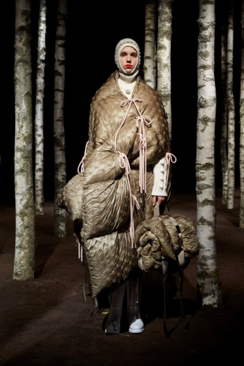 Fotoservizio/FW 19-20/WOMEN/SFILATA/MONCLER/DP2/133