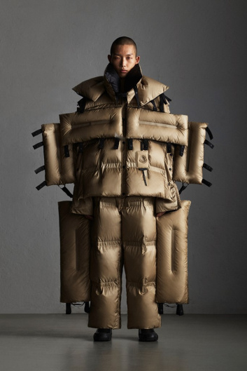 Fotoservizio/FW 19-20/WOMEN/SFILATA/MONCLER/DP2/146