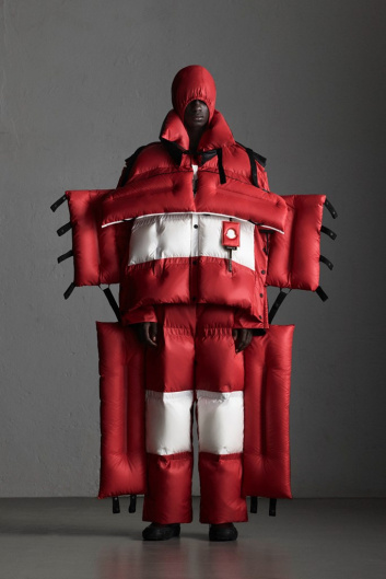 Fotoservizio/FW 19-20/WOMEN/SFILATA/MONCLER/DP2/158
