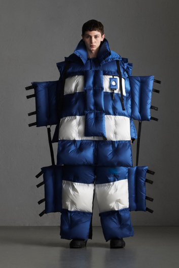 Fotoservizio/FW 19-20/WOMEN/SFILATA/MONCLER/DP2/154