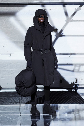 Fotoservizio/FW 19-20/WOMEN/SFILATA/MONCLER/DP2/177