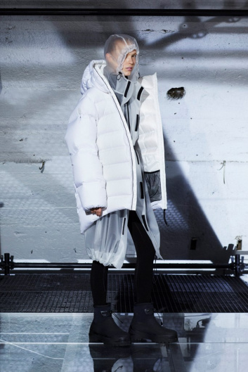 Fotoservizio/FW 19-20/WOMEN/SFILATA/MONCLER/DP2/173