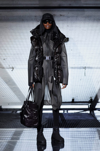 Fotoservizio/FW 19-20/WOMEN/SFILATA/MONCLER/DP2/176