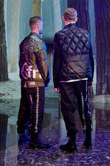 Fotoservizio/FW 19-20/WOMEN/SFILATA/MONCLER/DP2/20