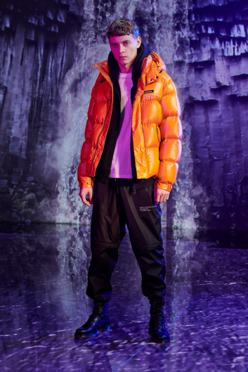 Fotoservizio/FW 19-20/WOMEN/SFILATA/MONCLER/DP2/23