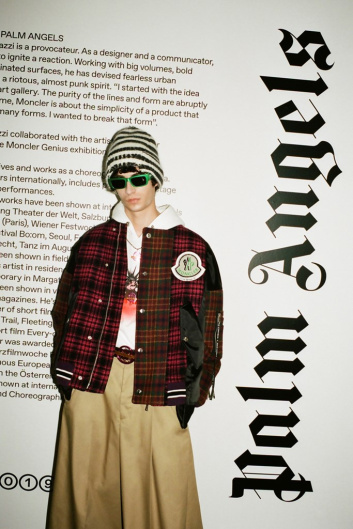 Fotoservizio/FW 19-20/WOMEN/SFILATA/MONCLER/DP2/72