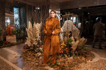 Fotoservizio/FW 19-20/WOMEN/PRESENTAZIONE/GENTRYPORTOFINO/DP2/11